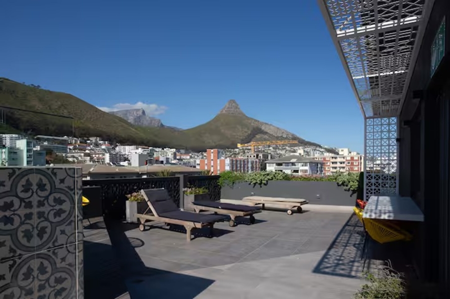 1 Bedroom Property for Sale in Sea Point Western Cape